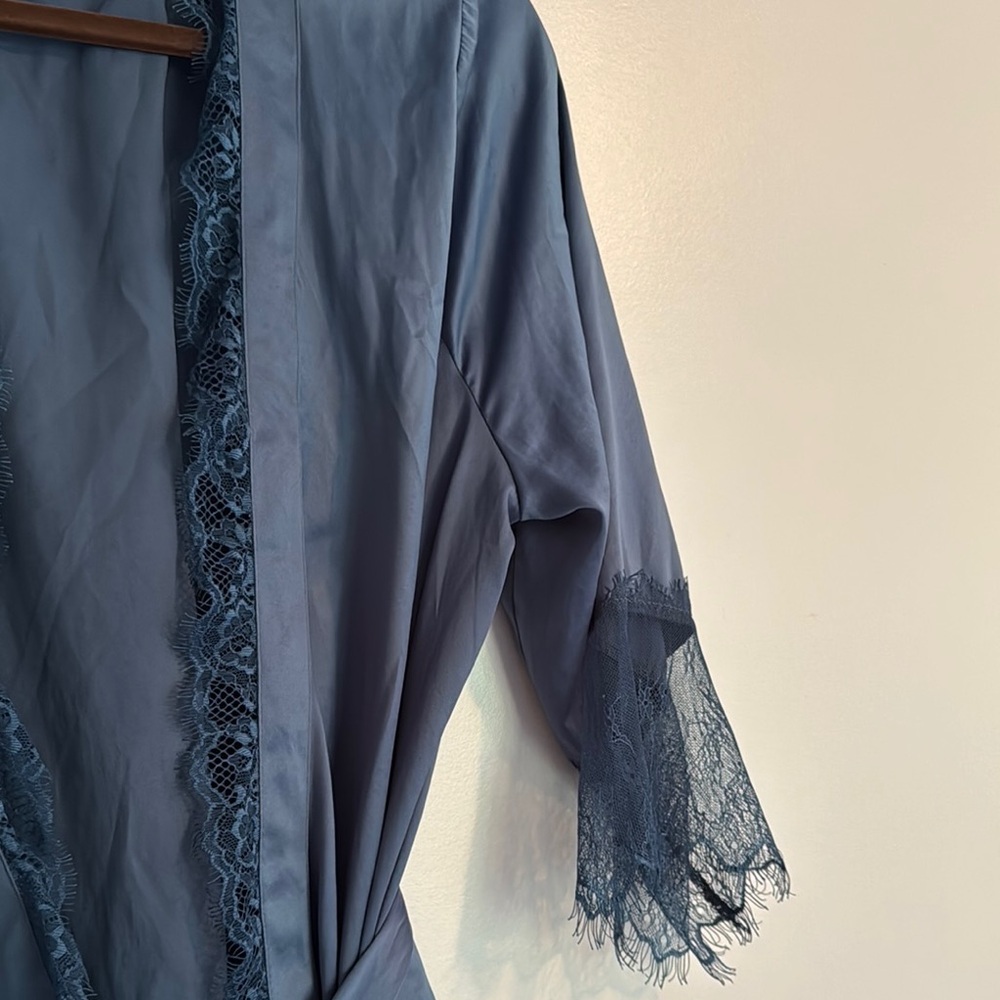 Anthropologie Eloise Lace Trim Satin Robe - Picture 2 of 3